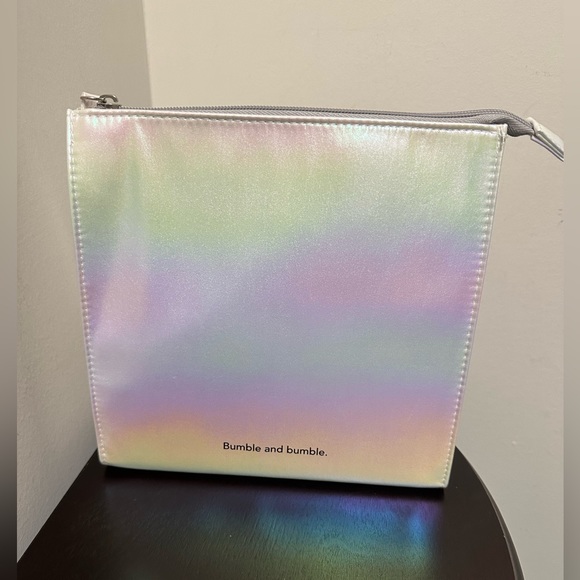 SALE….🌷2FOR 15$🌺BUMBLE AND BUMBLE HAIRCARE BAG - Picture 1 of 6